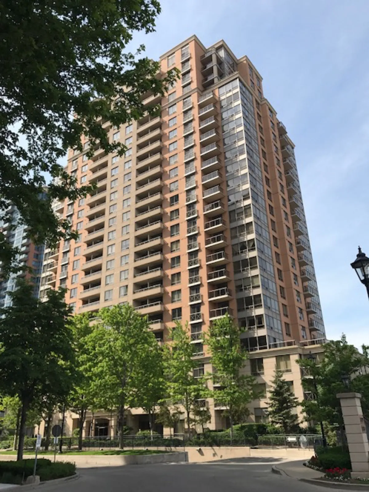 The facade of The Essex Ⅰ