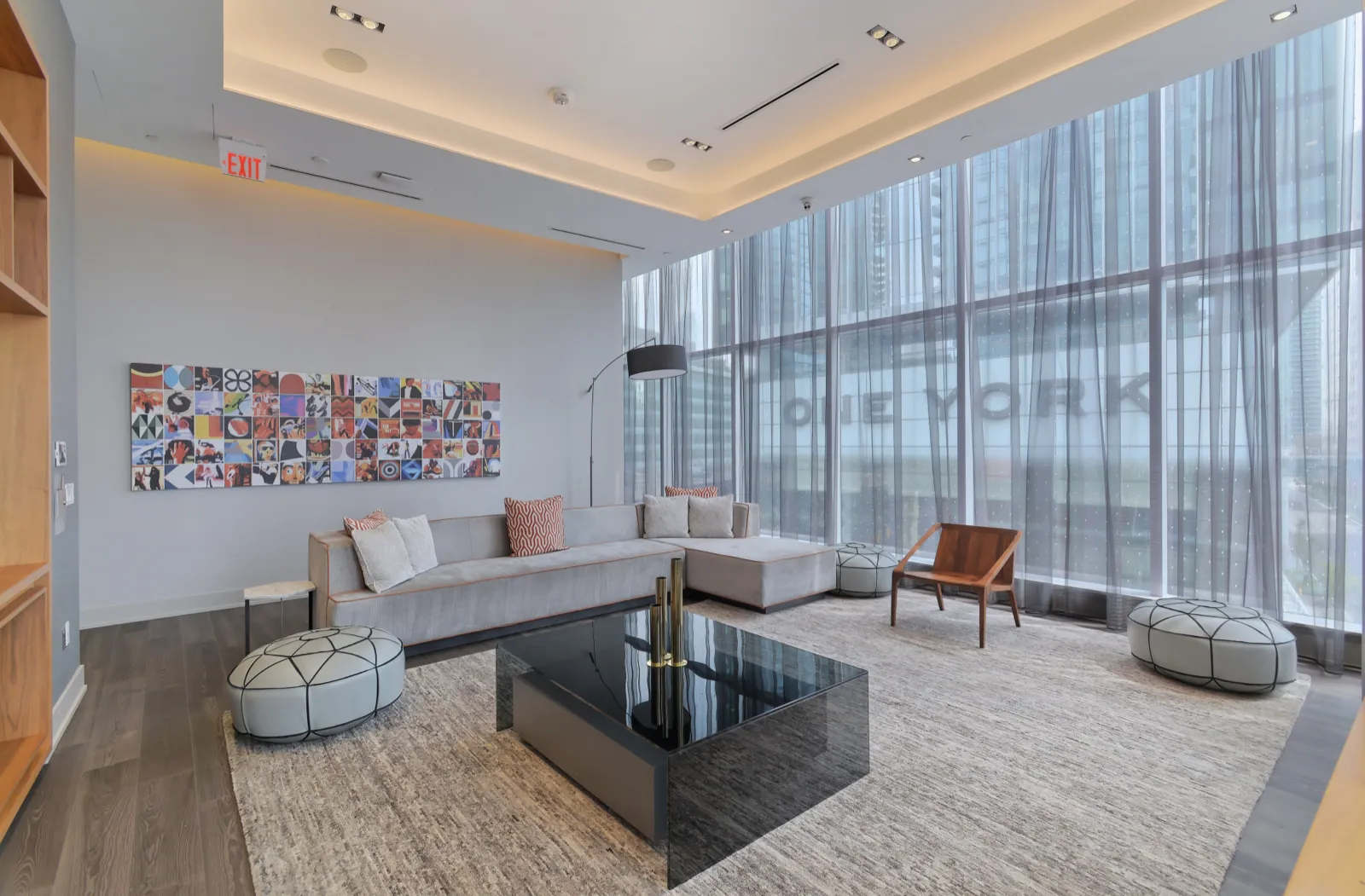 The facade of Ten York