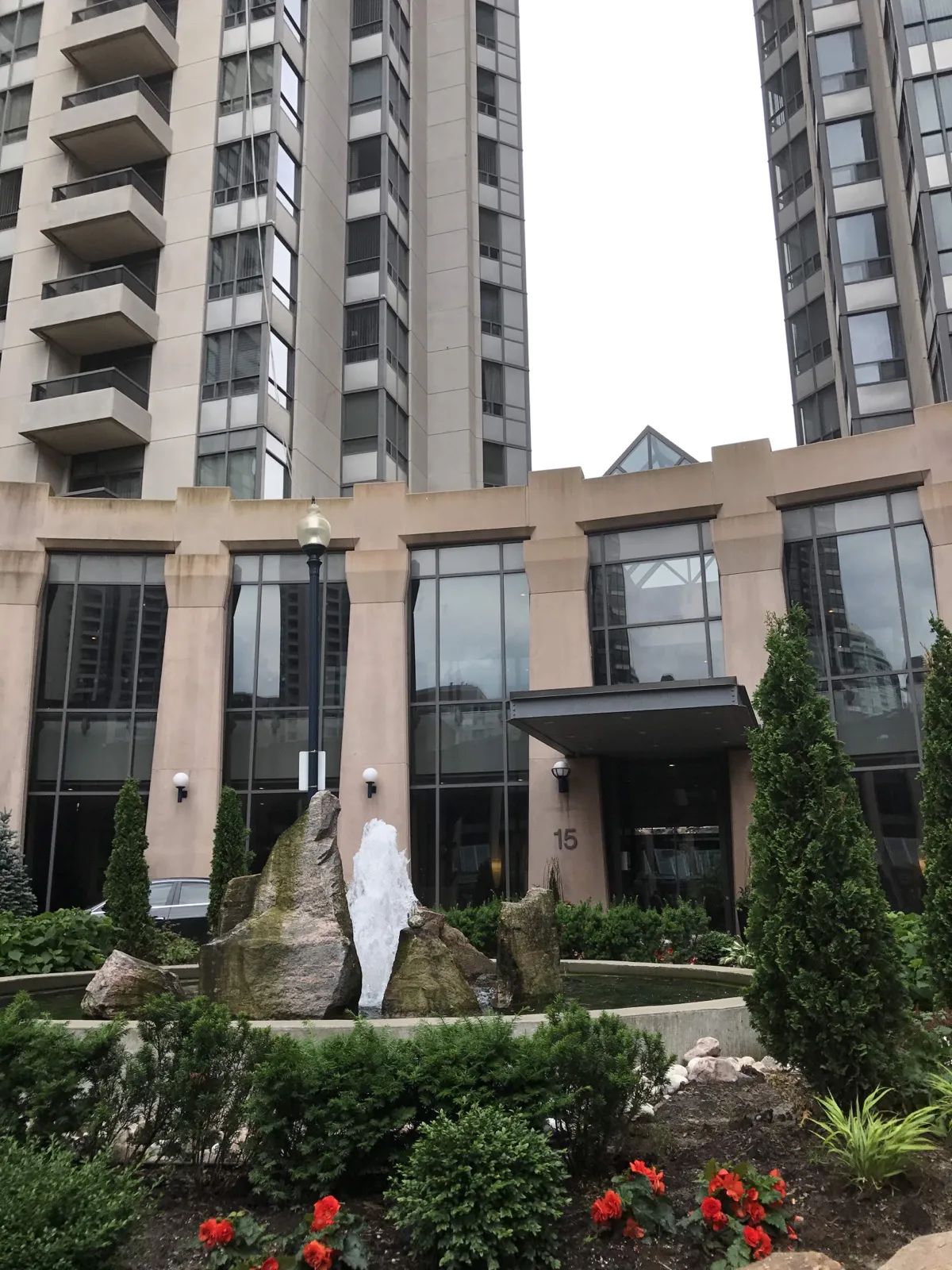 The facade of Triomphe