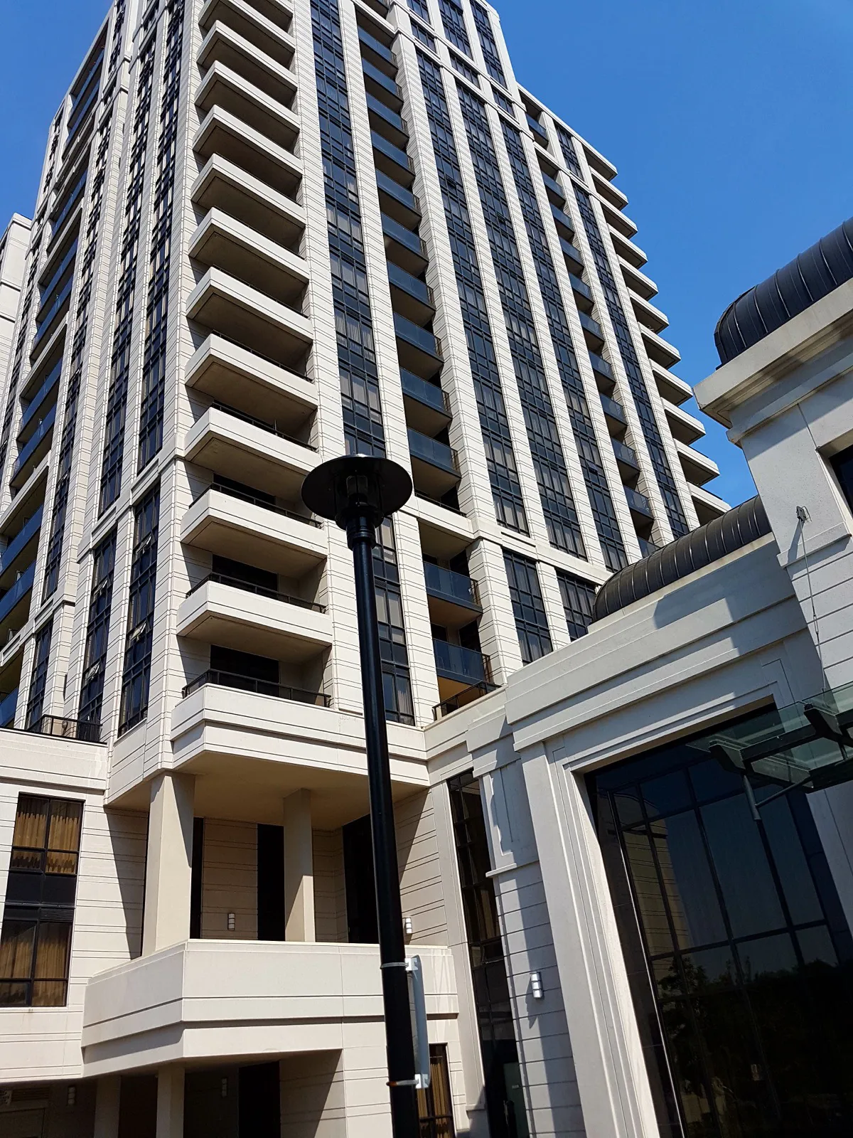 The facade of Avonshire